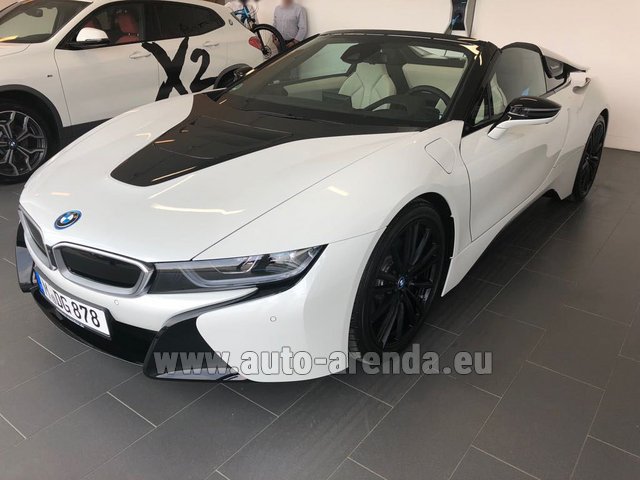 Rental BMW i8 Roadster Cabrio First Edition 1 of 200 eDrive in the München airport