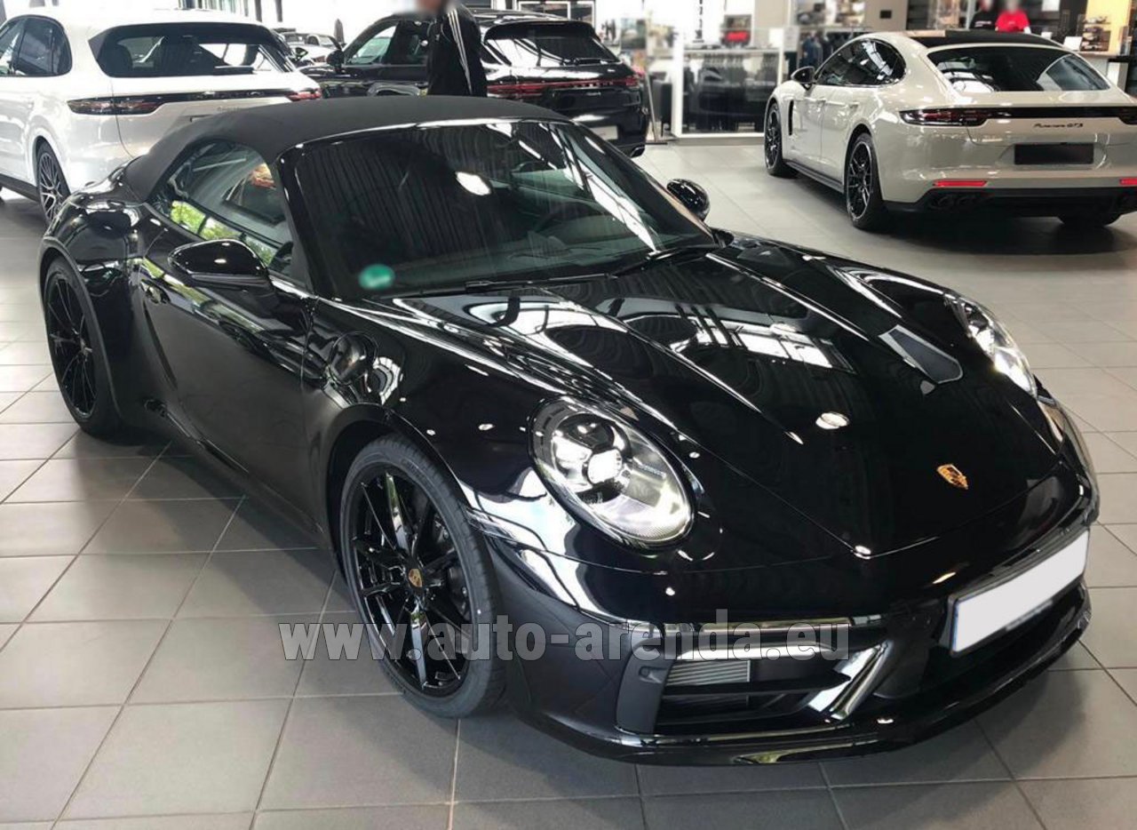 Rent the Porsche 911 Carrera 4S Cabriolet (black) car in München Bayern